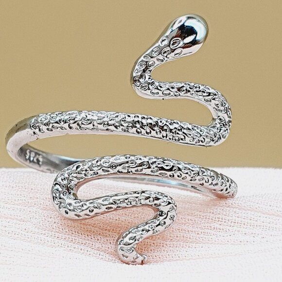 💎Unique Trendy Snake Finger Rings for Women/Man, INDN8425 - Picture 1 of 9